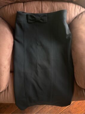 Burberry Black Pencil Skirt with Front Bow